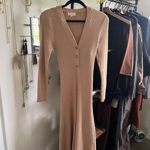 Roolee Dresses & Skirts - Roolee Tan Ribbed Sweater V-Neck Dress - NBW